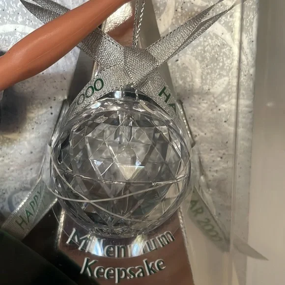 Millennium Princess Teresa Friend of Barbie NIB 2000 Millennium Keepsake Inside - Picture 5 of 13